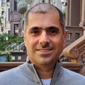 Headshot of Farzad Amoozejar