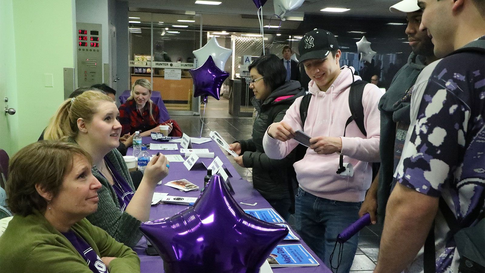 students attending Major Day event on Hunter campus