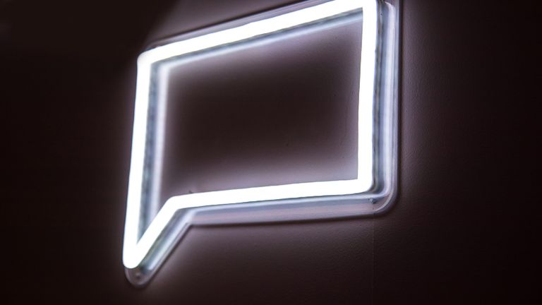 speak bubble in neon