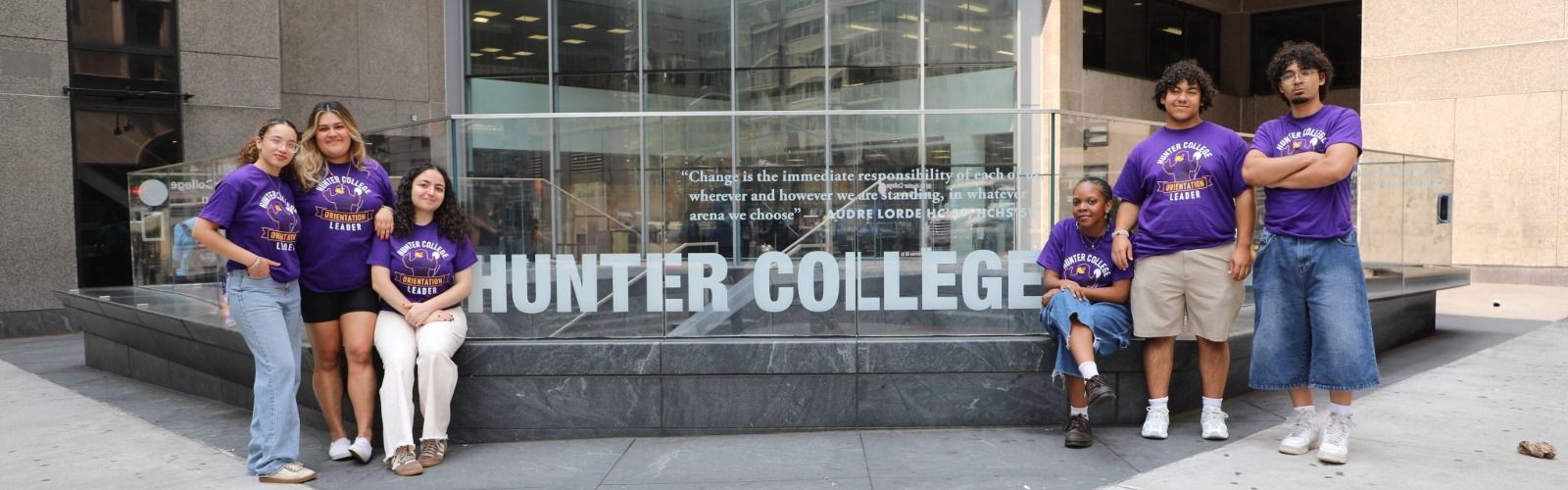 freshman orientation students in front of hunter college.