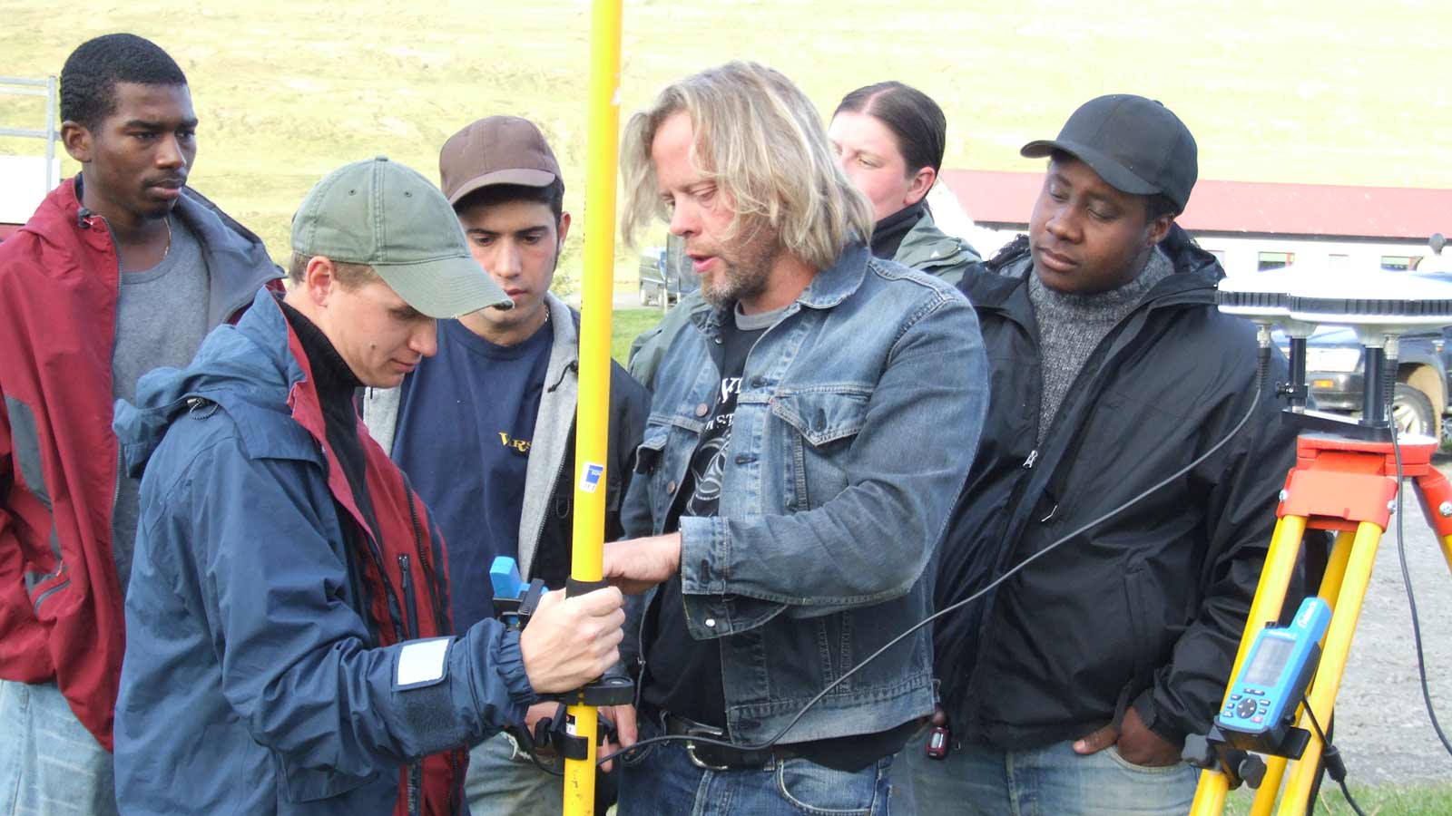 instruction of use of high-resolution GPS mapping tools.