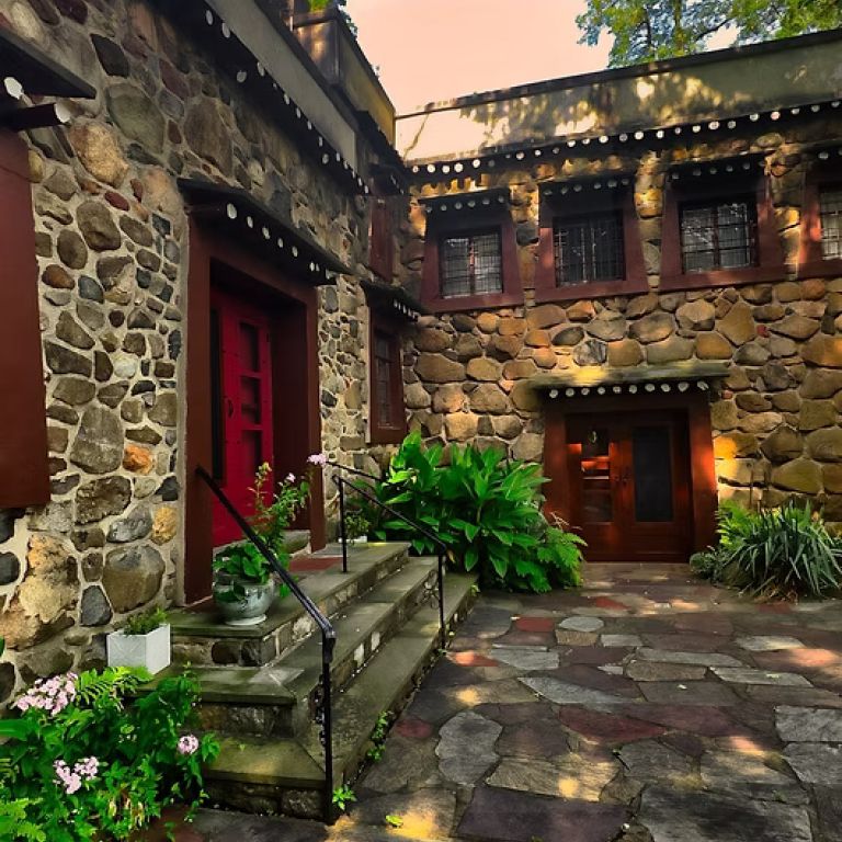 Outside facade of the Museum of Tibetan Art