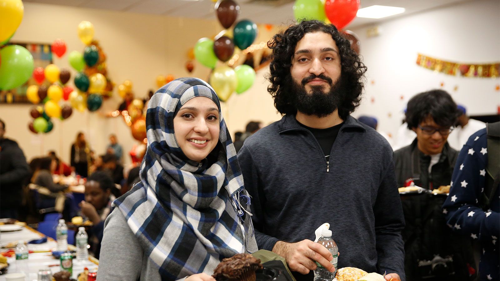 students at USG Thanksgiving dinner